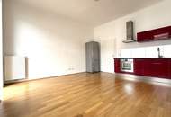 Top-sanierte, ruhige Altbauwohnung mit 4,5m² Balkon