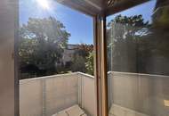 Hochwertig möblierte Luxuswohnung in Bestlage! 3 Zimmer | Überdachter Balkon | Tiefgaragenplatz inklusive| Blick ins Grün | Zwichen Bahnhof und Innenstadt gelegen