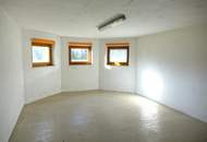 Familienfreundliches Wohnhaus mit Terrasse, schönem ebenen Garten, PV Anlage und Nebengebäude!