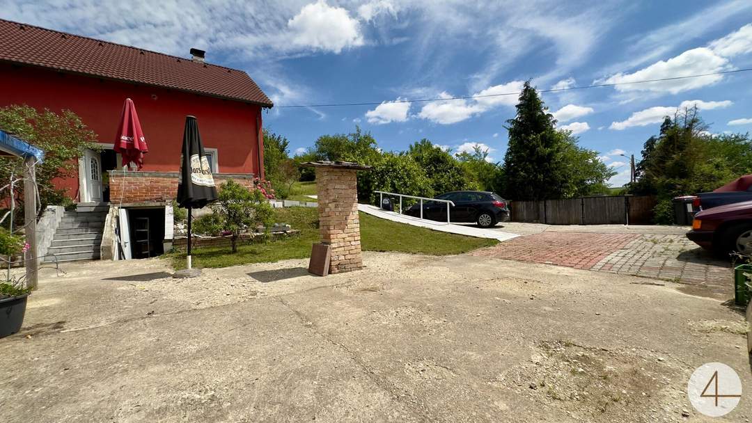 Attraktive Preisreduzierung!! Großzügiges Einfamilienhaus mit großem Garten in Kleinsitzendorf!