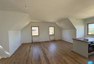 Erstbezug: Dachgeschoss in Villa