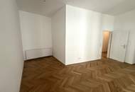 ERSTBEZUG - Helle 4-Zimmer Altbauwohnung mit 2 Bädern, 2 WCs, Abstellraum und Kellerabteil - UNBEFRISTET