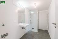 Lichtdurchflutete Erstbezugs-Wohnung mit großer Hof-Terrasse nahe Schönbrunn! Nahe Schönbrunn und mit inkludierter Küche!