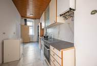 ++NEU++ sanierungsbedürftige 2-Zimmer Altbauwohnung mit Balkonoption