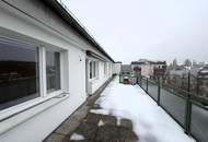 Klimatisierte Dachgeschosswohnung mit 4 Schlafzimmer und Garage // Air-conditioned attic apartment with 4 bedrooms and garage //