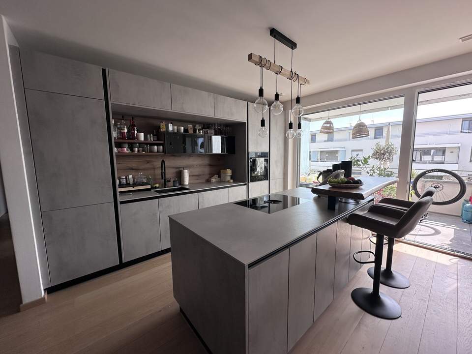 Moderne 3-Zimmer Wohnung mit Loggia und Tiefgaragenstellplatz!