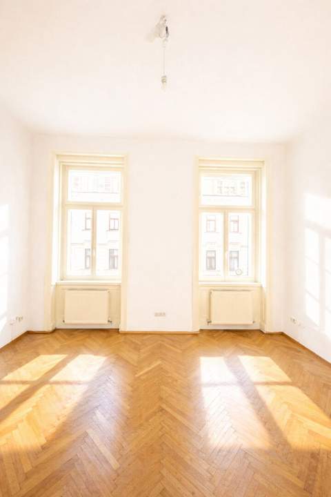 NEUE! Exquisite Altbauwohnung nahe Arenbergpark – Eleganz, Ruhe & urbaner Lifestyle