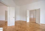 Erstbezug: helle 4-Zimmer-Altbau-Wohnung im 1. OG (ohne Lift)