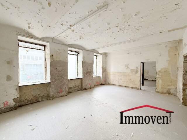 Sanierungsbedürftige, große Lagermöglichkeit in 1140 Wien - Unter Sankt Veit!