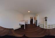 Eine Cuvée-Perle in West-Hanglage mit Blick auf den Thermenort, den Waldrand im Rücken