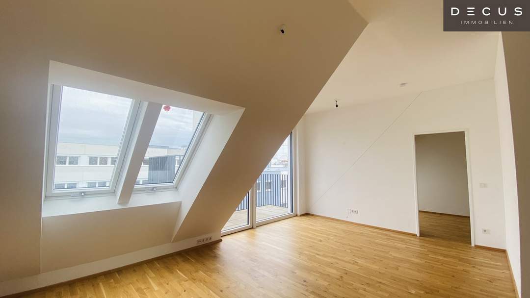 / BALKON / 3 ZIMMER / 2 BÄDER / MODERNE ANLAGE / U-BAHN NÄHE