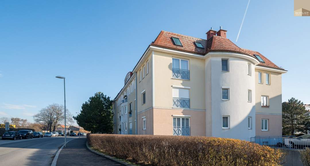 Charmante 2-Zimmer-Wohnung mit Blick auf die Badener Trabrennbahn