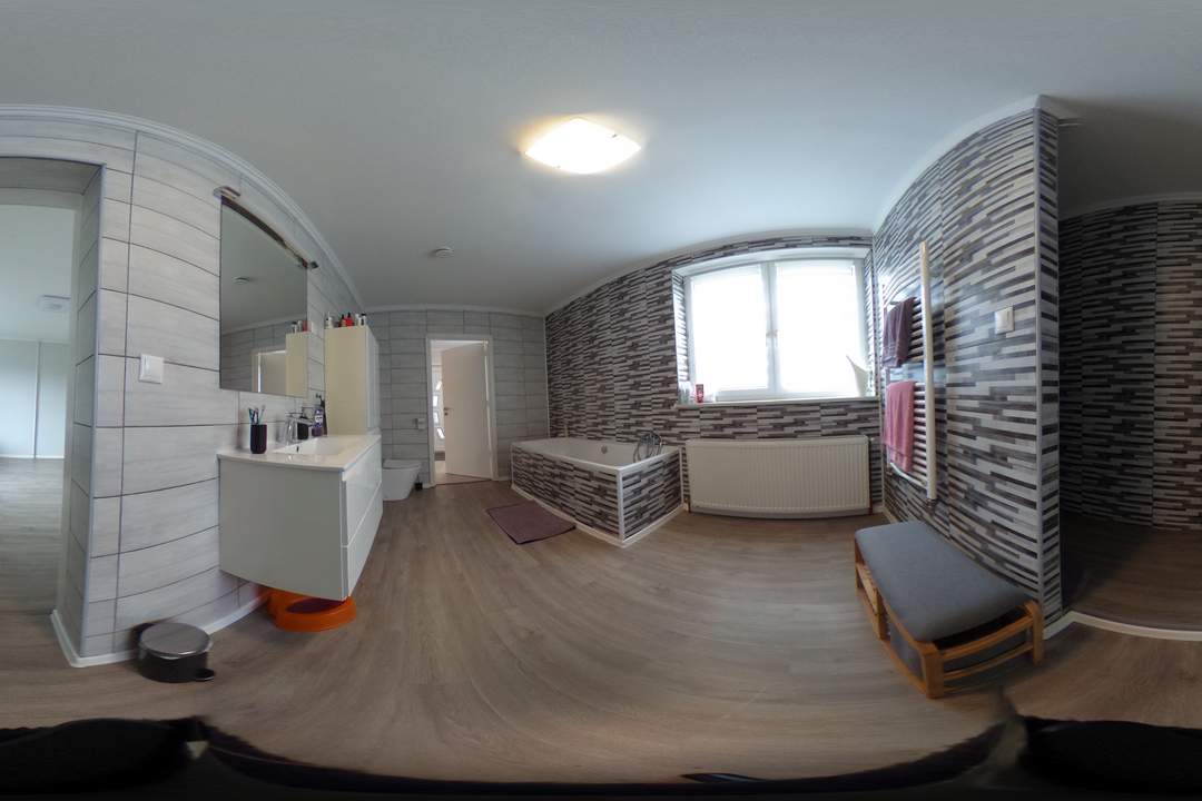 Ein/ Mehrfamilienhaus, Business, Co- Housing zwei Wohneinheiten