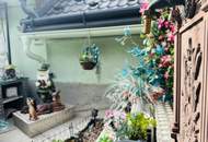 "Besonderes Ein-/Zweifamilienhaus mit Werkstatt und Weinkeller in Loidesthal"