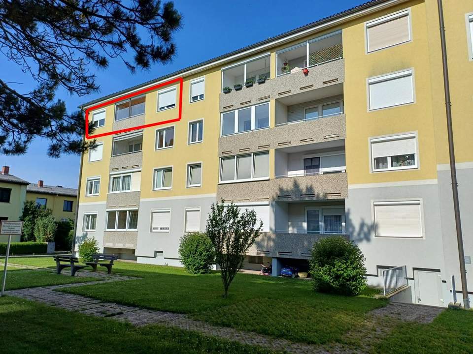 Helle 4-Zimmer-Wohnung mit Loggia in ruhiger Lage am Weberspitz
