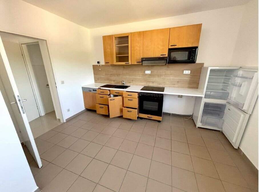 Dachgeschoss - Zwei Zimmerwohnung mit Essküche!