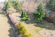 Landhaus in erhöhter Aussichtslage mit weitläufigem Grundstück im schönen Strassertal