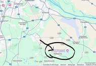 Großes Einfamilienhaus mit Veranda und Wirtschaftsanbau mit uneinsichtigen Garten + Ausbaupotential!