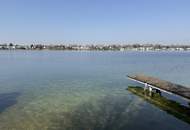 UFERPARZELLE mit privatem Badesteg und renovierungsbedürftigen Badehäuschen beim Yachtclub - auf Pachtgrund