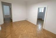 KARLSPLATZ: Zentral gelegenes 4-Zimmer-Altbaubüro !