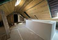 Traumhafte 4-Zimmer Wohnung mit Garten und ausbaubarem Dachgeschoss