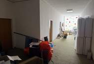 Projektliegenschaft mit Hallen im Erdgeschoss und Büroflächen im Obergeschoss