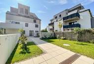 Schönste Aussicht und Komfort, weil Dachgeschoss und Grünruhelage // Beautiful view and comfort, top-floor apartment in a quiet, green location //