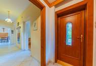 Sonniges Familienhaus in erhöhter Lage – Stadthaus mit Garten und Terrassen in Hollabrunn!