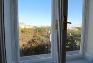 Prachtvoller Altbau mit Blick über den Stadtpark / Ring