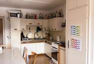 LICHTDURCHFLUTETE TOPLAGE FÜR ANLEGER ? GROßZÜGIGE ZIMMER, PERFEKT FÜR WG MIT IDEALER ANBINDUNG