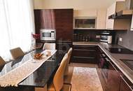 GUTE LAGE - MIT FREIEM GESCHÄFTSLOKAL UND MIETEINNAHMEN