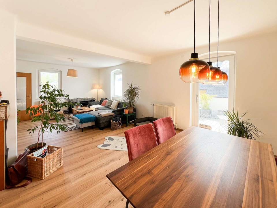 Seltene Gelegenheit in zentraler Lage: 2 verbundene Wohneinheiten mit Garten & Terrasse in Gmunden