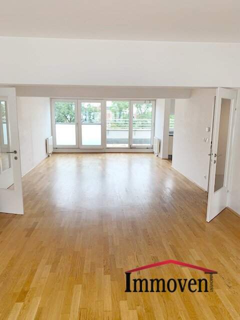 Großzügige 4-Zimmerwohnung in Ruhelage mit Park Blick!