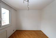 Erste Lage! großzügige 5 Zimmer Wohnung mit Balkon und toller Aussicht
