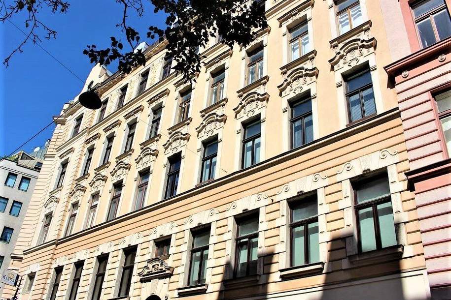 NASCHMARKT-NÄHE, 47 m2 Dachgeschoss mit Terrasse, 2 Zimmer, Komplettküche, Wannenbad, Parketten, Eggerthgasse, Wohnung-miete, 940,39,€, 1060 Wien 6., Mariahilf