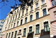 NASCHMARKT-NÄHE, 47 m2 Dachgeschoss mit Terrasse, 2 Zimmer, Komplettküche, Wannenbad, Parketten, Eggerthgasse