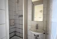 Kompakter Altbau mit Potenzial – 1-Zimmer-Wohnung in ruhiger Innenhoflage
