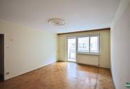 Stadtnah wohnen, individuell gestalten: 3-Zimmer-Sanierungsobjekt mit Südloggia