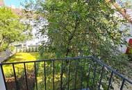 Grünblick, Gartenglück und Balkonbonus! TOP saniert + Herrlicher Eigengarten + Hofseitiger Balkon + Viel Grün + Viel Lebensqualität + Absolute Ruhelage + Ideale Raumaufteilung! Besser geht´s nicht! Nicht lange zögern...