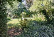 Romantisches Haus mit großem Garten