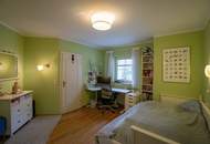 Vielseitige Eckliegenschaft in Top-Lage: Zwei Wohneinheiten + Arbeiten, auch zum Vermieten – alles möglich!