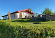 Exklusiver Bungalow mit Garagen und Kellergewölben