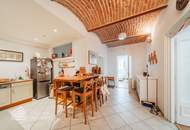 Luxuriöser 14- Zimmer Wohntraum mit Dachterrasse und Pool, Nähe Wilhelminenschloss