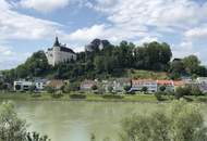 Exklusives Baugrundstück an der Donau mit fertigem Einfamilienhaus-Projekt