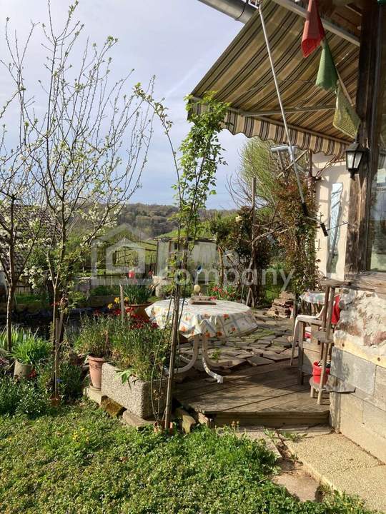 Sanierungsbedürftiger Streckhof mit Potenzial in schöner Höhen-bzw. Aussichtslage