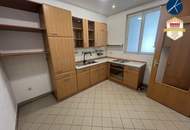 UNBEFRISTET: 2-Zi-Wohnung plus Einbauküche, U-Bahn-Nähe & Stadt- und Grünblick!