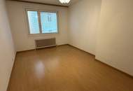 Moderne 2-Zimmer-Wohnung mit Einbauküche und Aufzug in zentraler Lage