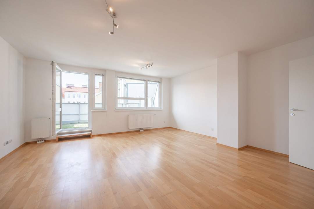 ++NEU++ Tolle 2-Zimmer Dachgeschosswohnung mit Balkon u. Loggia, tolle LAGE in 1080!