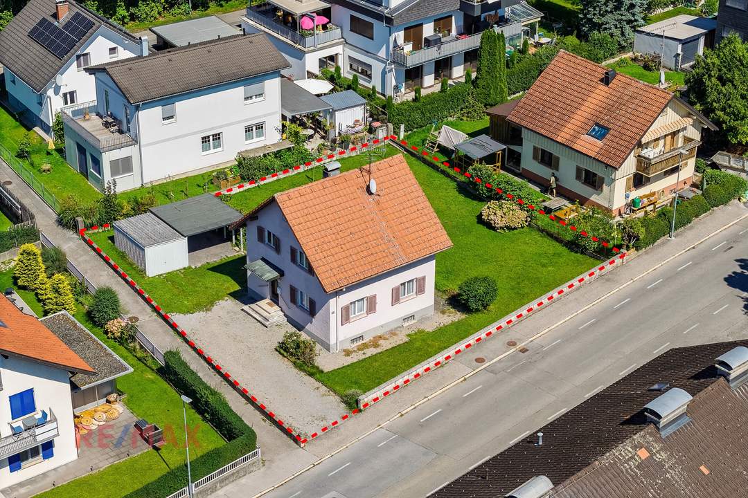 Wohnen in Lauterach: Einfamilienhaus mit großem Grundstück und Renovierungspotenzial