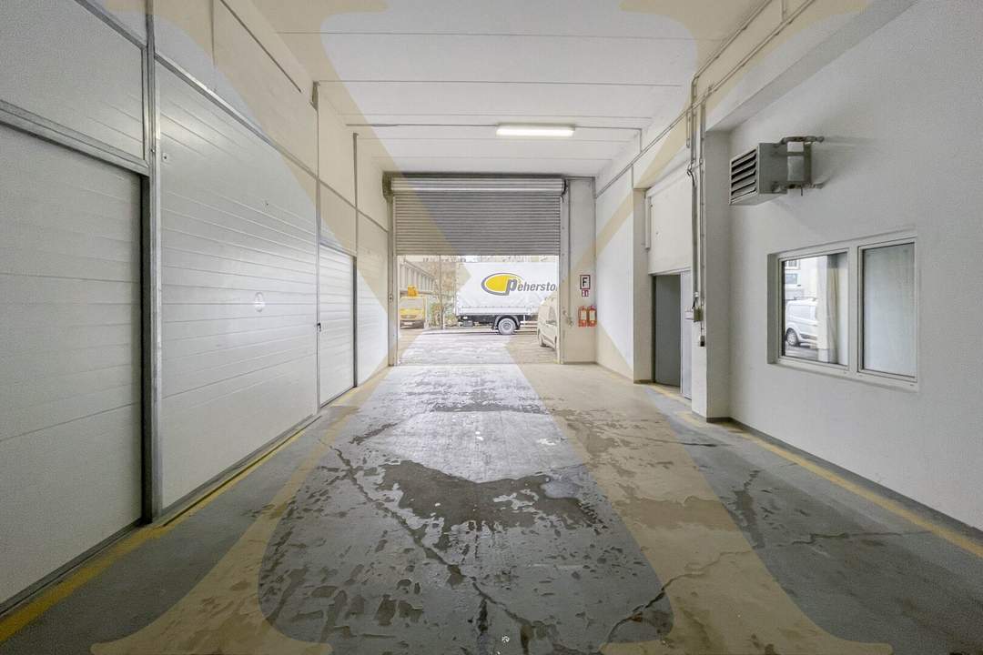 Praktische Lagerhalle mit Büro in Linz-Kleinmünchen zu vermieten!